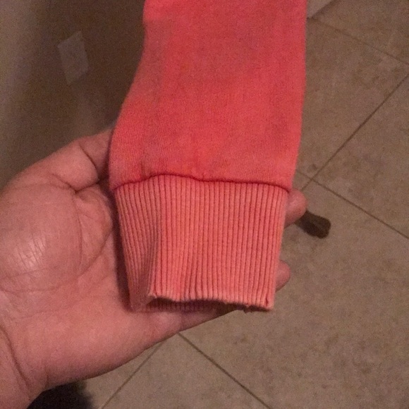 NEW PINK VS Sweater - Picture 4 of 7